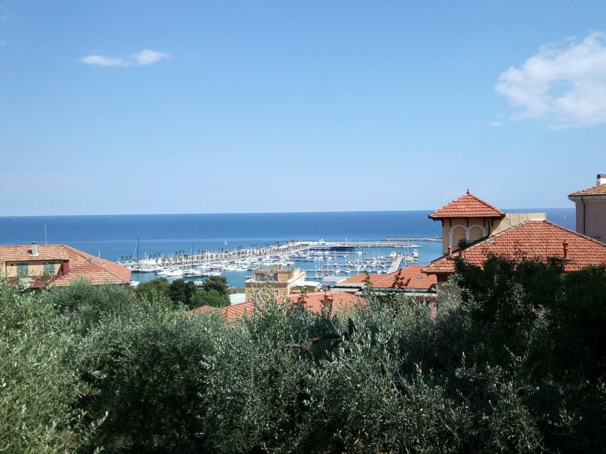 St George Villa Imperia Exterior photo