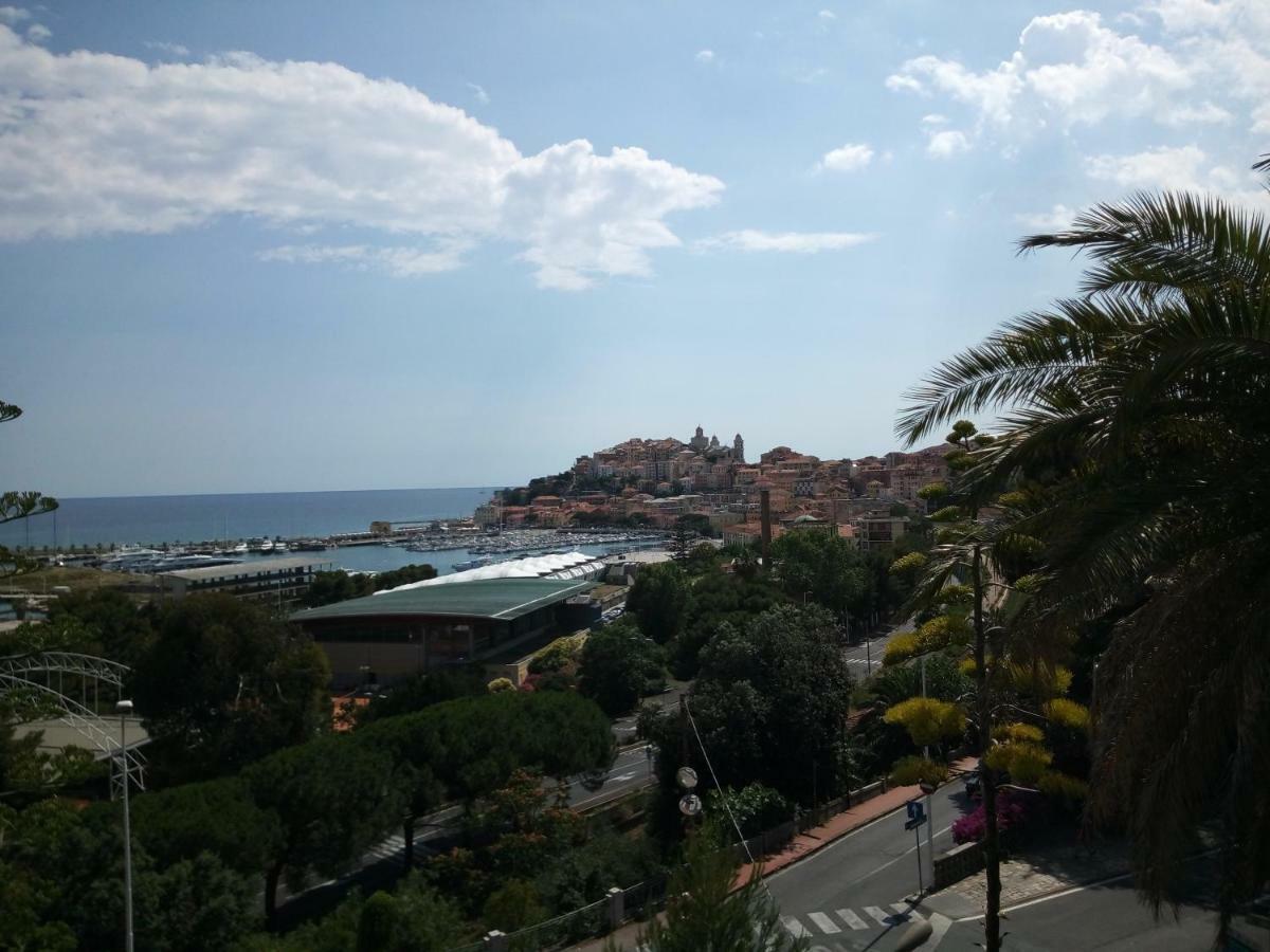 St George Villa Imperia Exterior photo